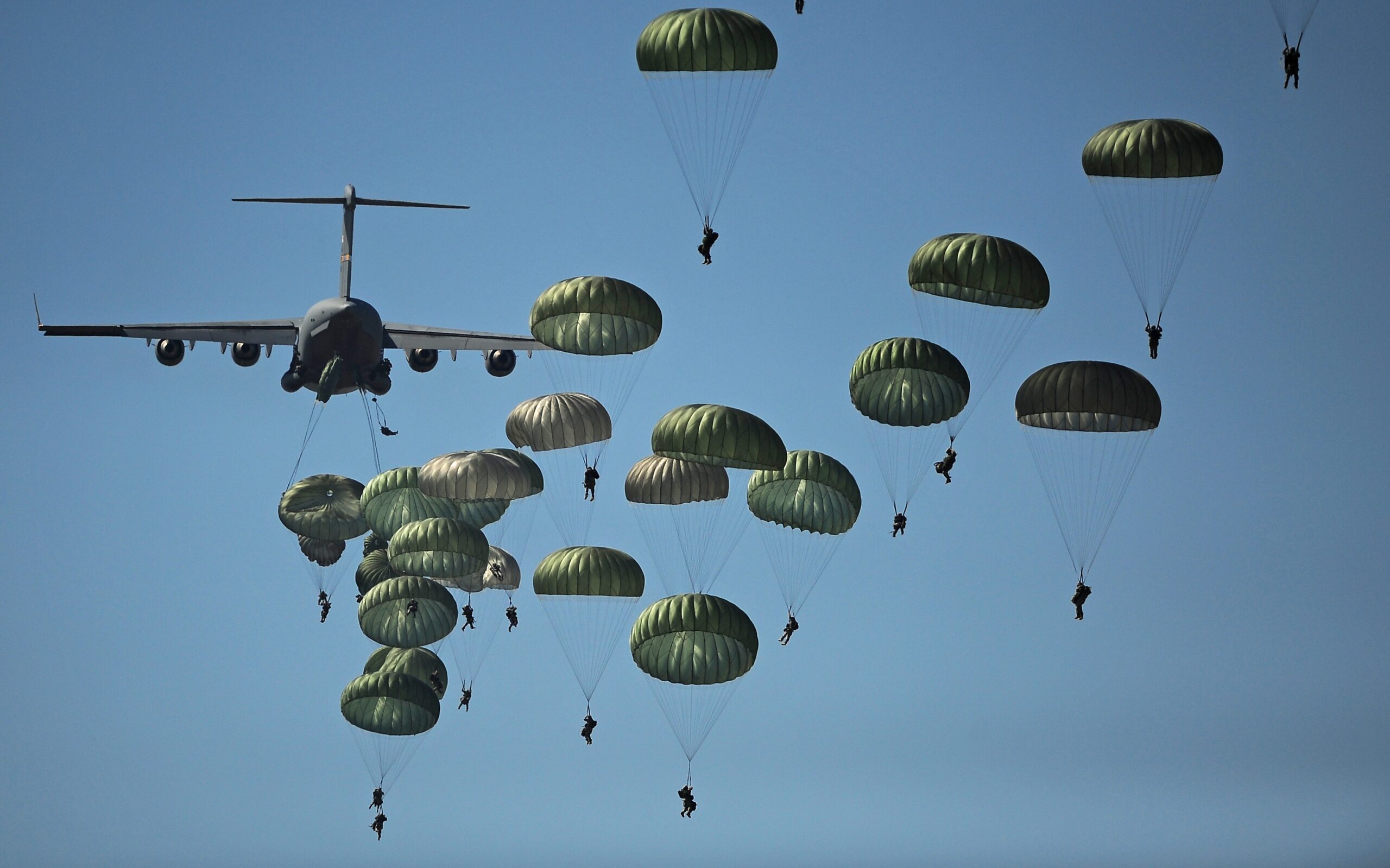 parachute-training-parachuting-jumping-c0a6787b6ad71ab7a61a127a25ab3e56